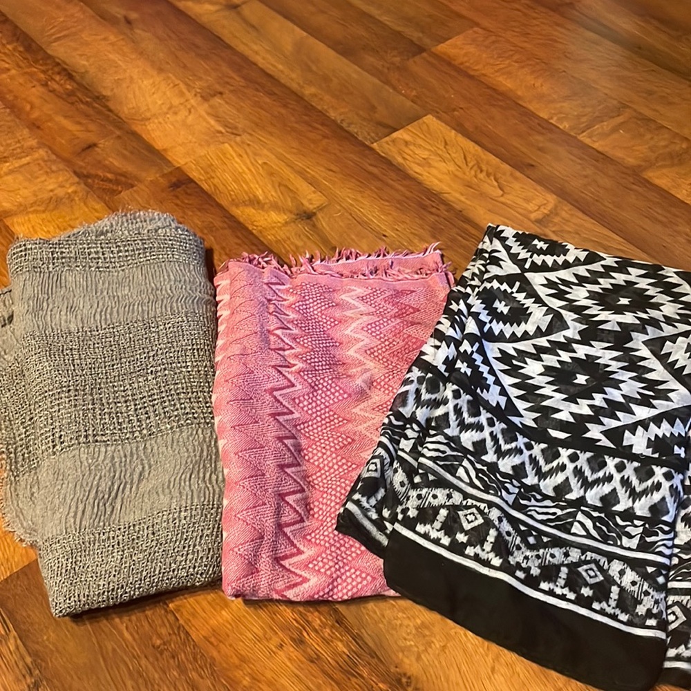 3 infinity scarves